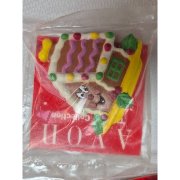 Vintage Avon Christmas Magnets Candy Cane Gingerbread House - Picture 4 of 6